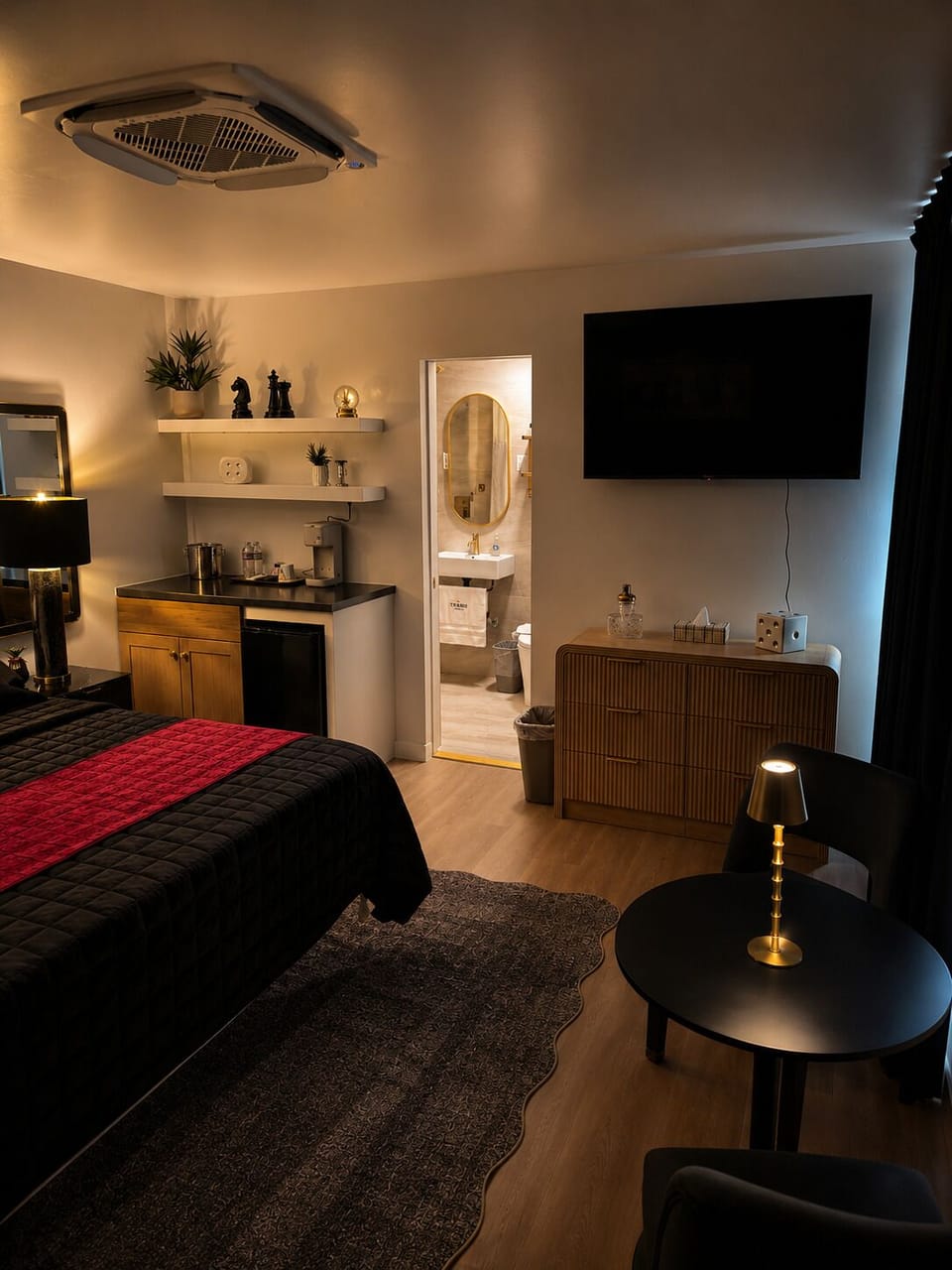 Deluxe Room, 1 King Bed, Non Smoking | Desk, laptop workspace, blackout drapes, iron/ironing board