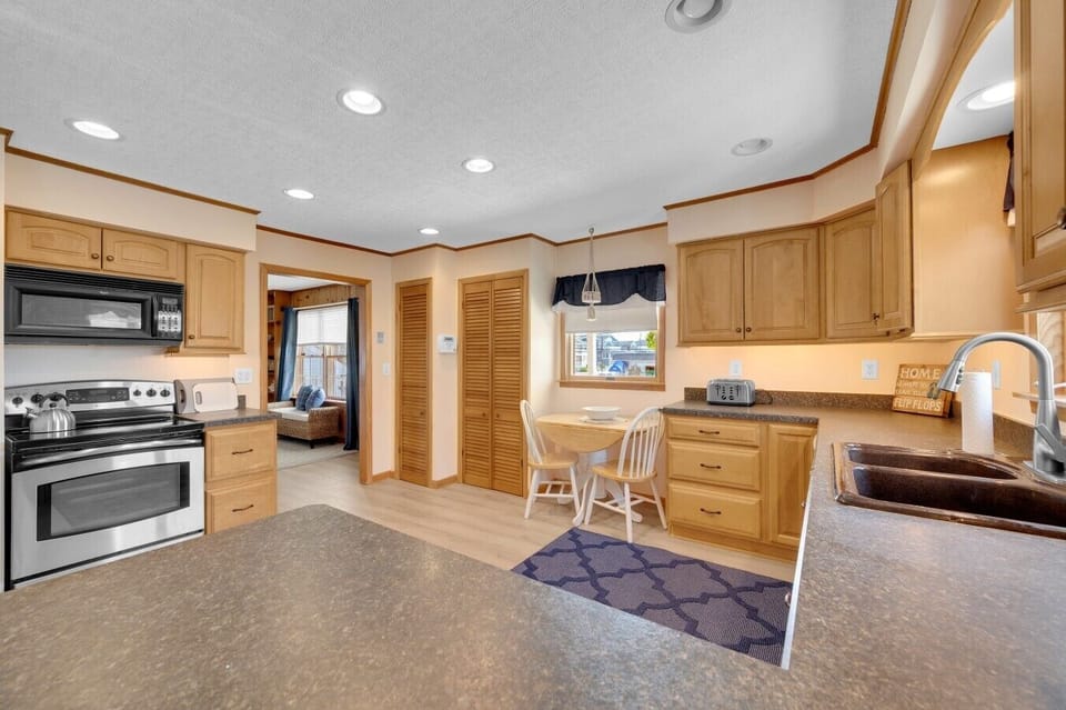 Kitchen 2