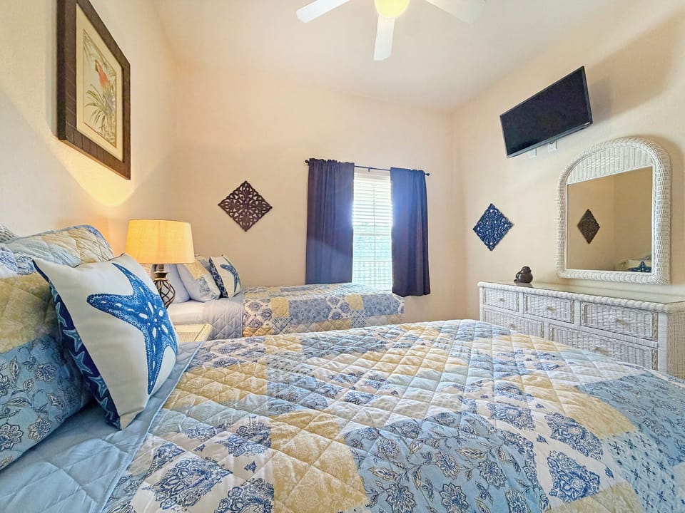 22a-TwinBedroom