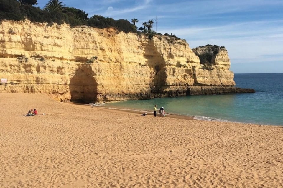 1 bed - Sleeps 4 - 5 Min Beach - Pool - Aircon Apartment in Porches