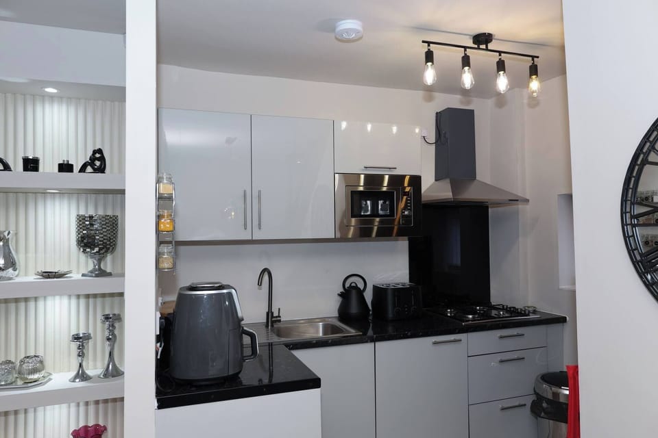 House, 3 Bedrooms, Fireplace | Interior
