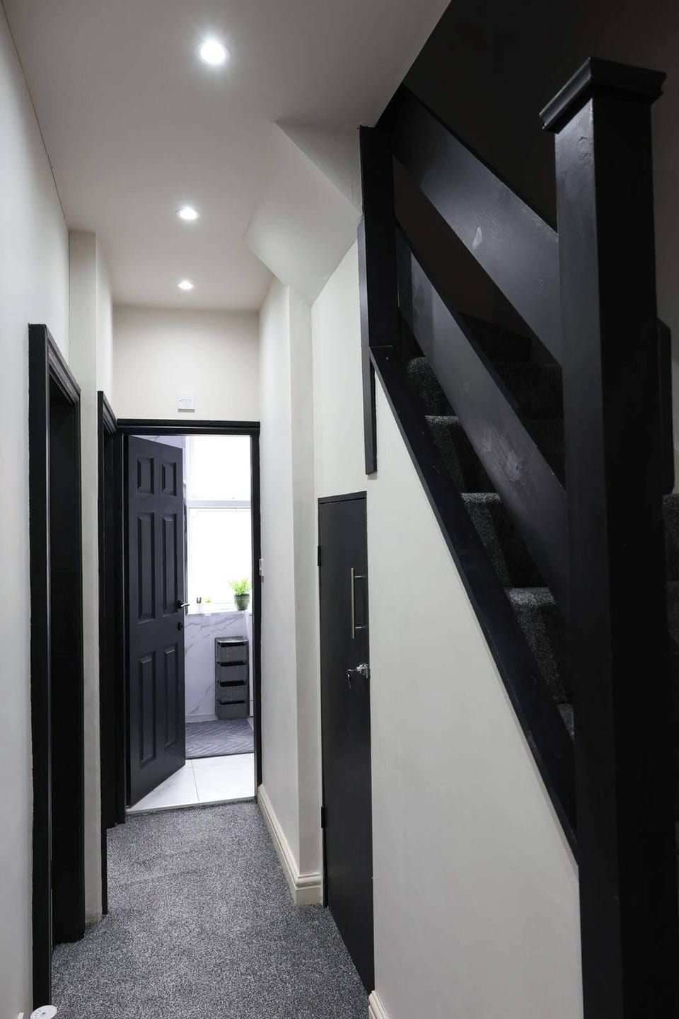 Contactors Welcome - Wifi - Games Room & Air Con House in Bradford