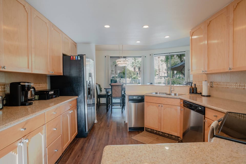 Fully equipped kitchen with plenty of work space
