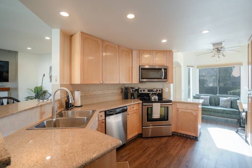Fully fitted kitchen