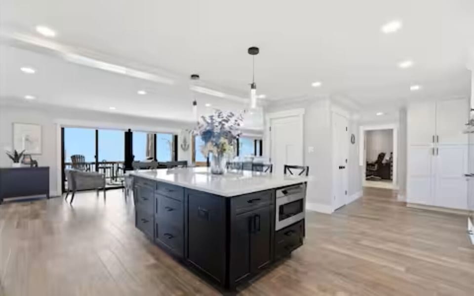 MAIN KITCHEN