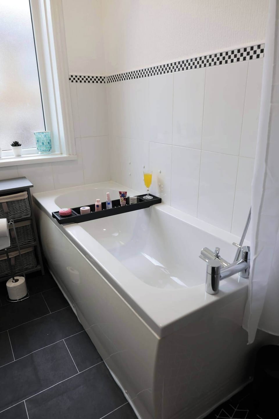 Stylish Home - Contactors Welcome Wifi & Parking House in Bradford