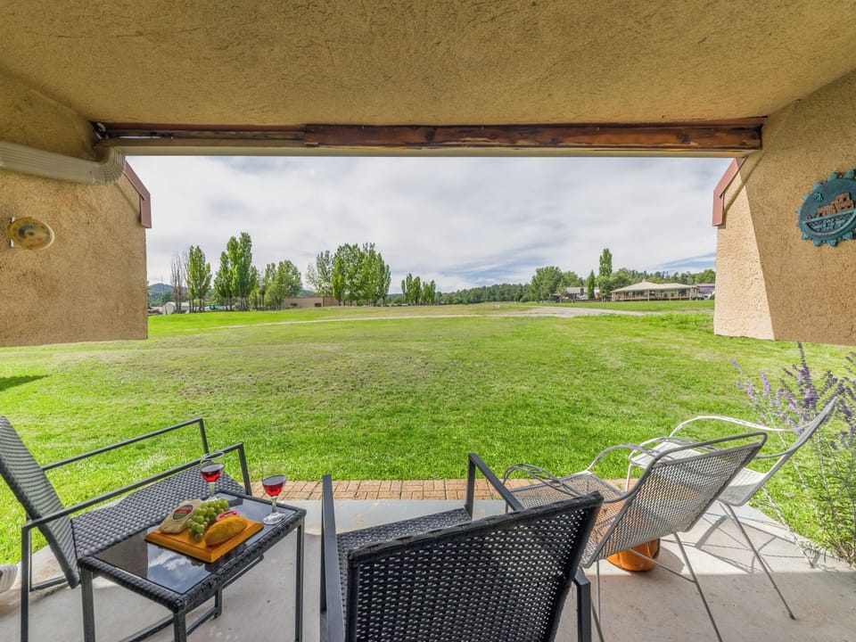 Condo (3 Bedrooms) | Property amenity
