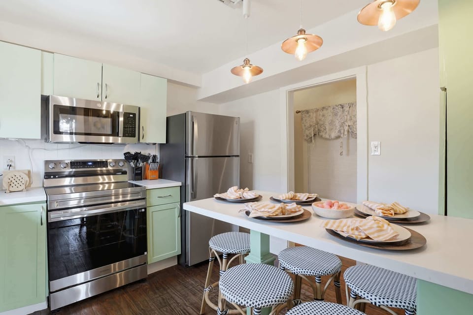Cook, chat, snack, repeat—this kitchen makes every meal a mini celebration.