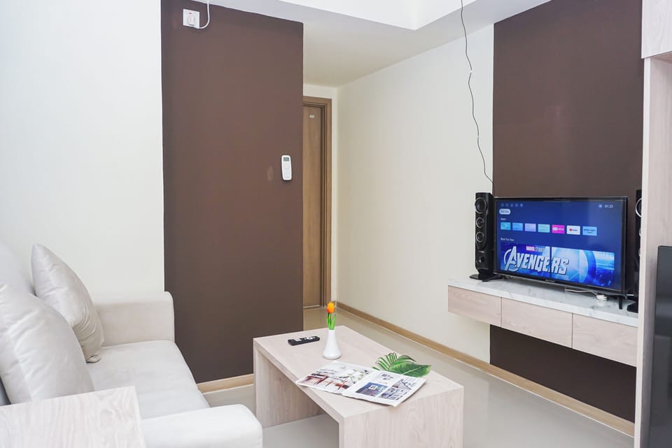 Standard Apartment | Television