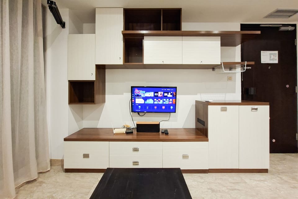 Standard Apartment | Television