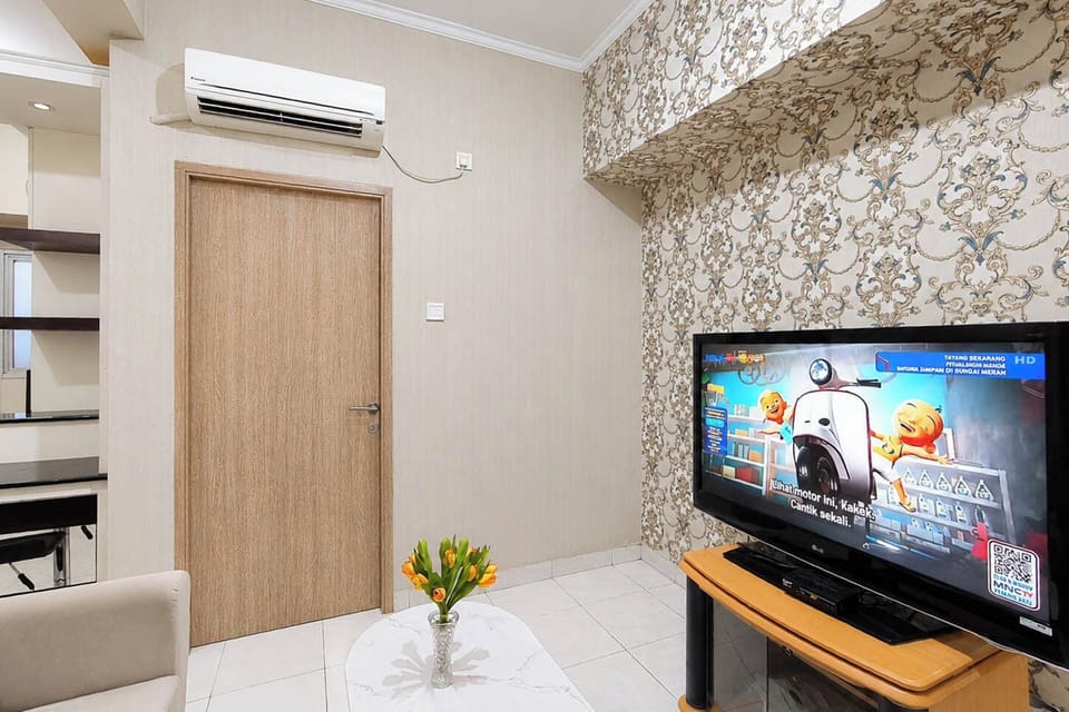 Standard Apartment | Television