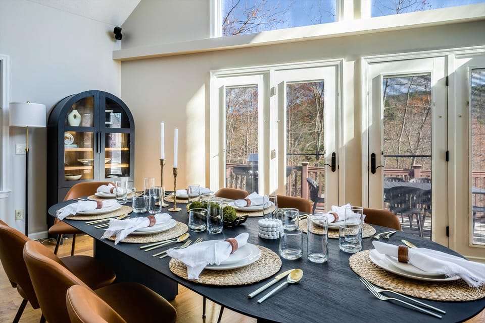 Dinner with mountain views and plenty of  light pouring in