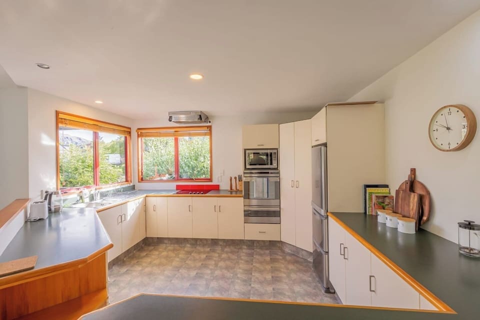 Basic kitchen with all the essentials