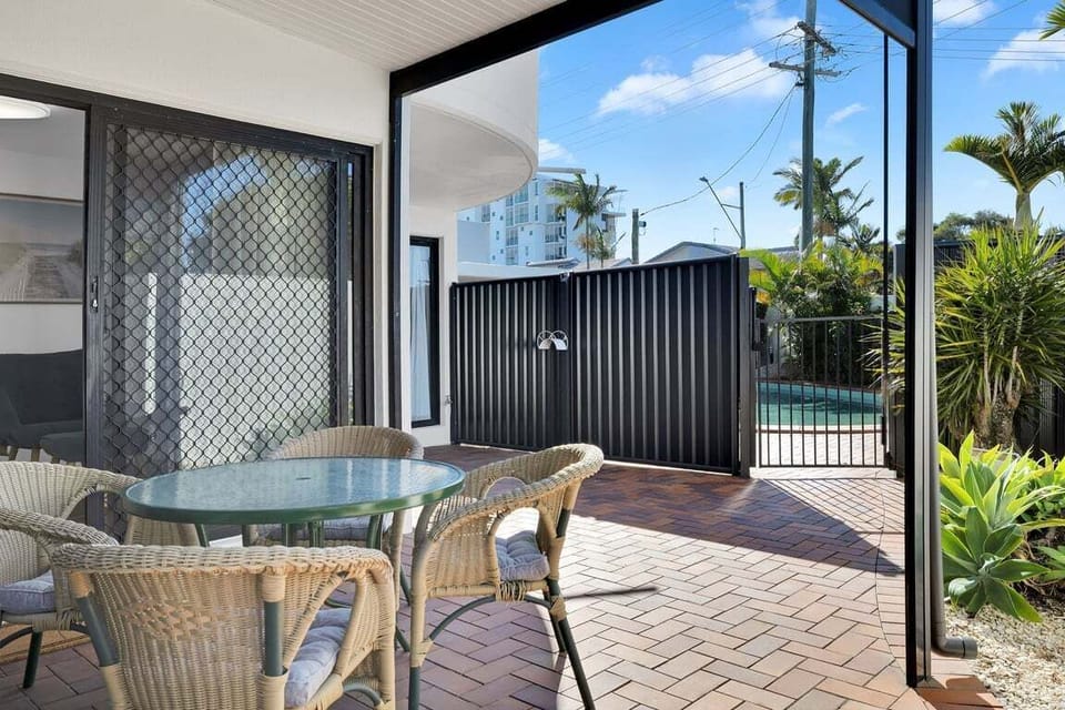 Outdoor Area and Pool 