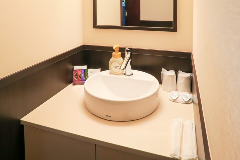 Superior Double Room, Smoking | WiFi (free), bed sheets
