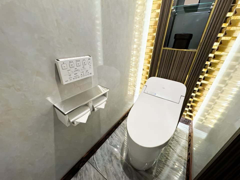 Luxury Double Room, Smoking | WiFi (free), bed sheets