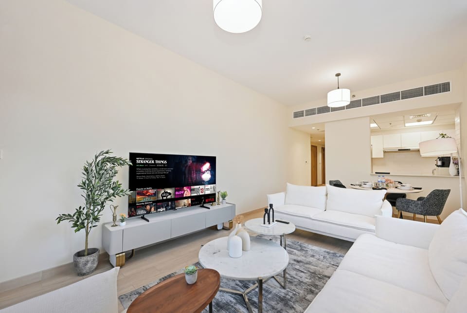 Apartment, Balcony, Canal View | Living area