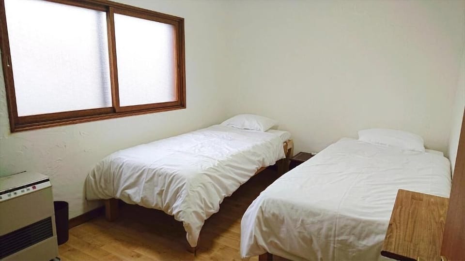 Standard Twin Room | WiFi (free)