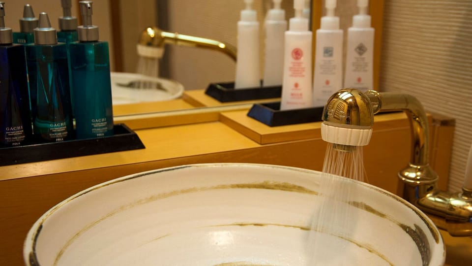Bathroom amenities