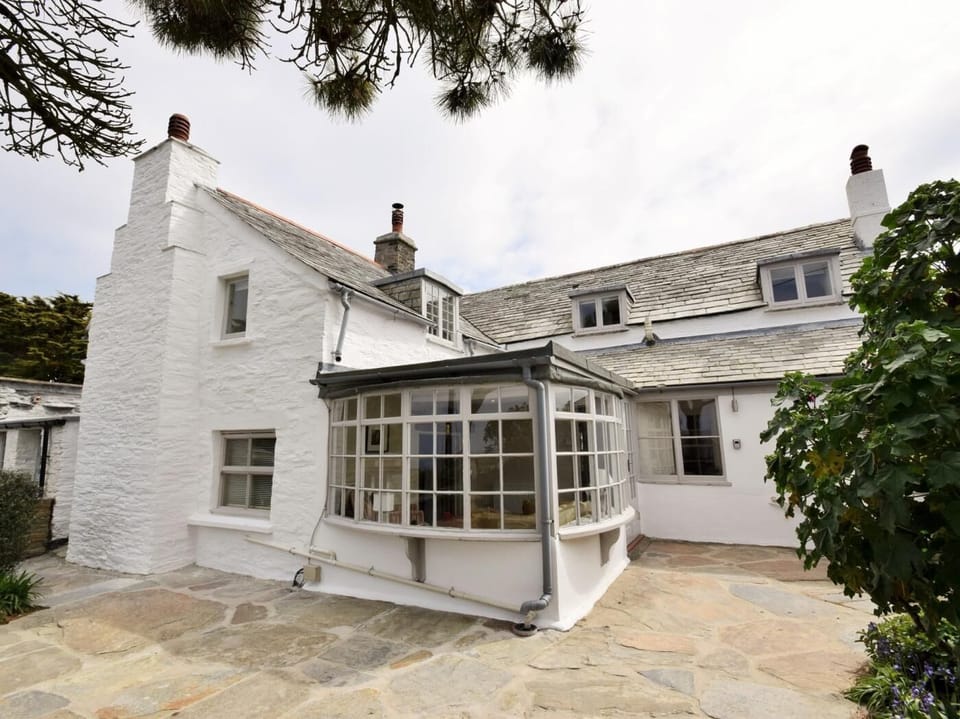 View to the rear of the property