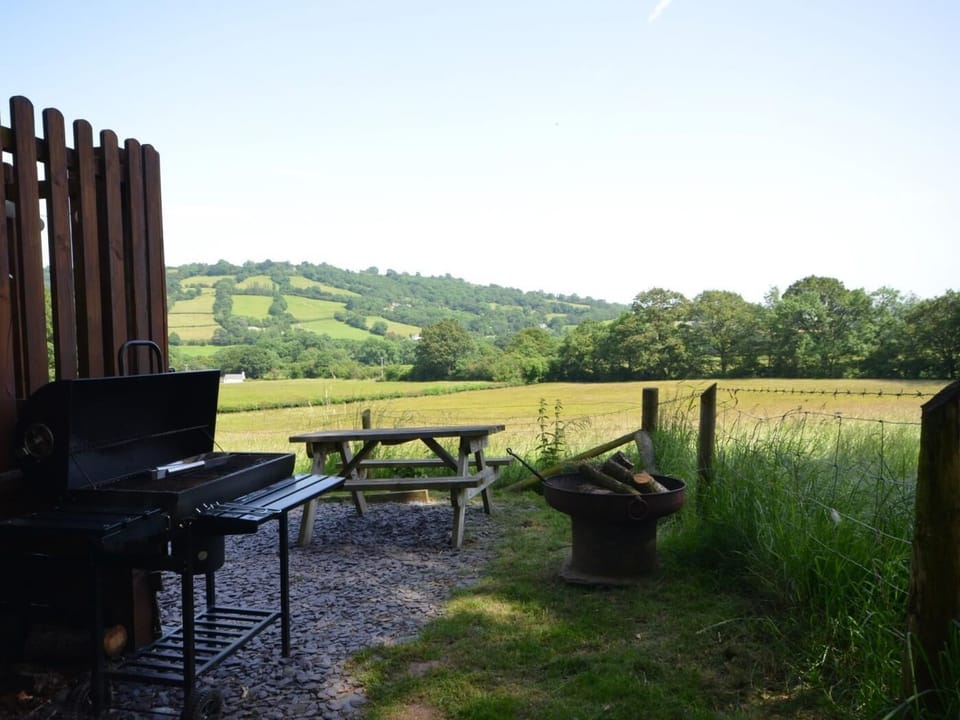 Enjoy an alfresco dinner then watch the stars with a fire pit to keep you warm