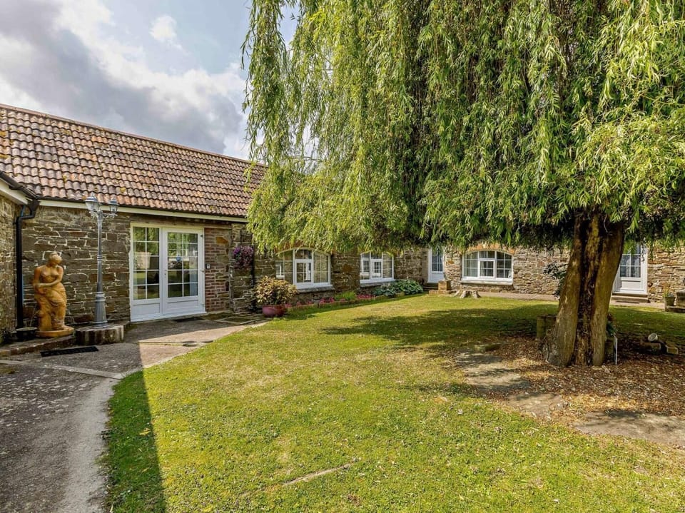 View towards the cottages over the communal garden