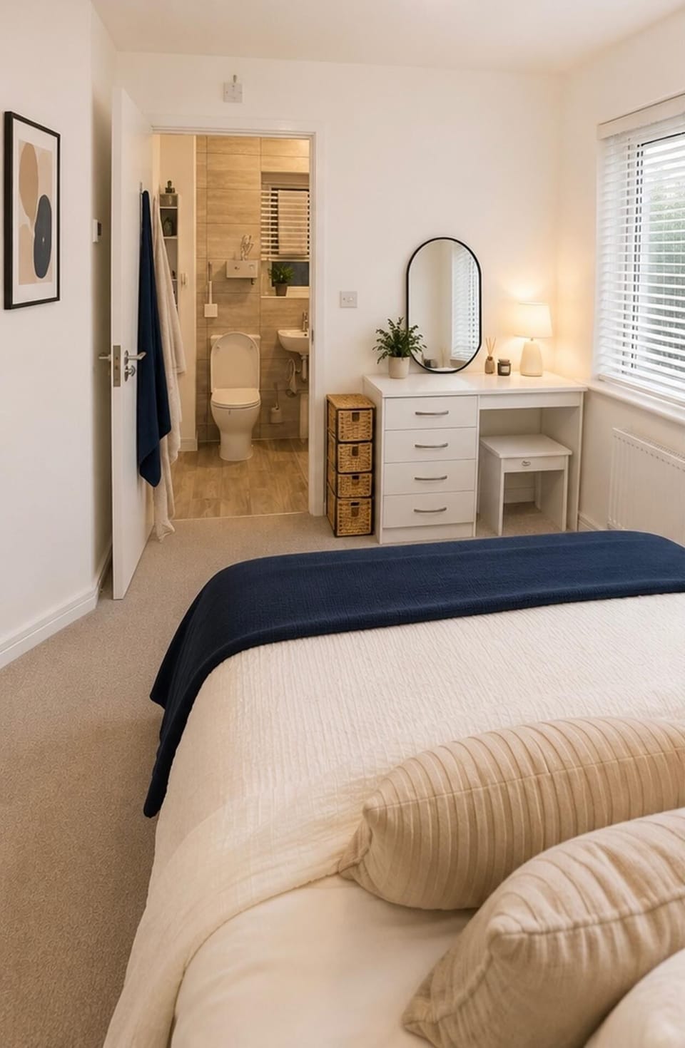 3 bedrooms, iron/ironing board, WiFi (free), bed sheets
