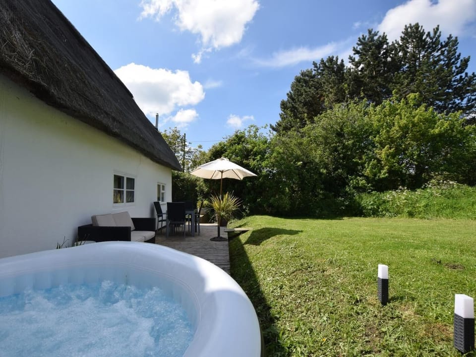 Try stargazing from the Lay-Z-Spa at night