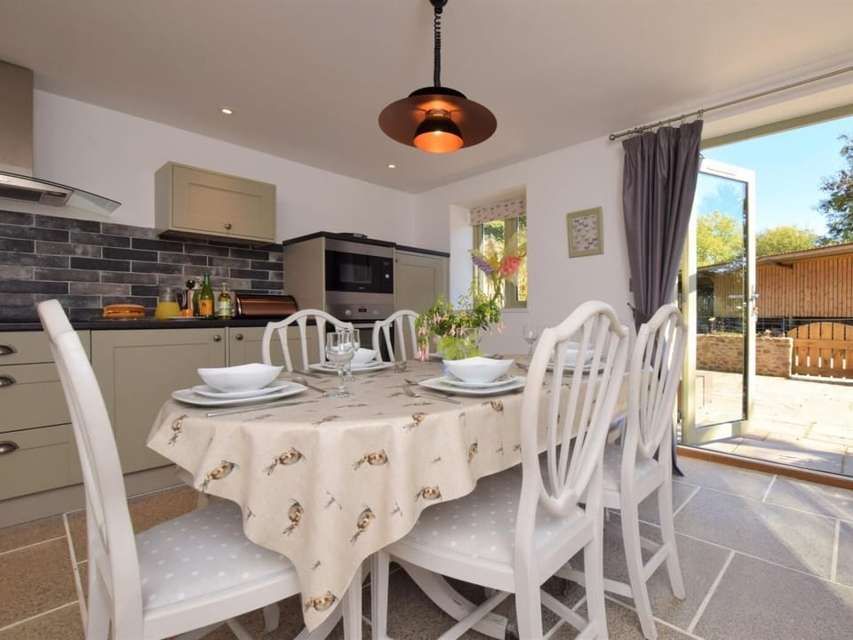 Enjoy a catch up over breakfast