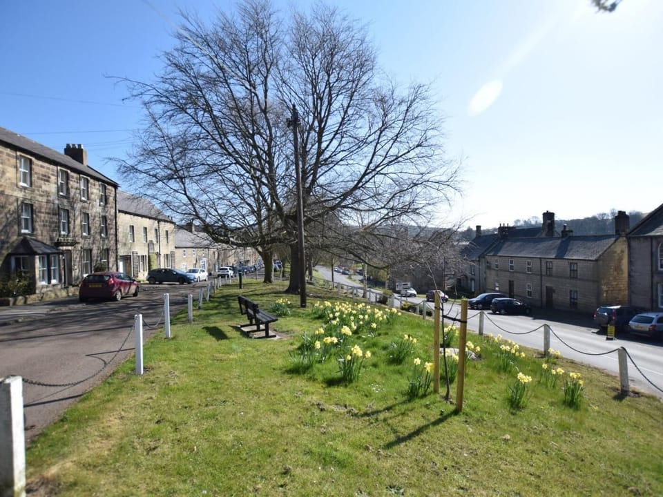 Lovely central location to pop out for coffee or dinner 