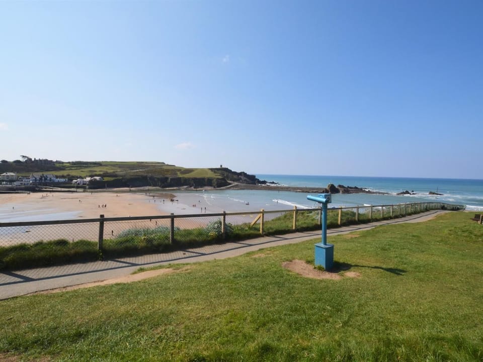 Half an hour drive from the beautiful North Coast of Cornwall