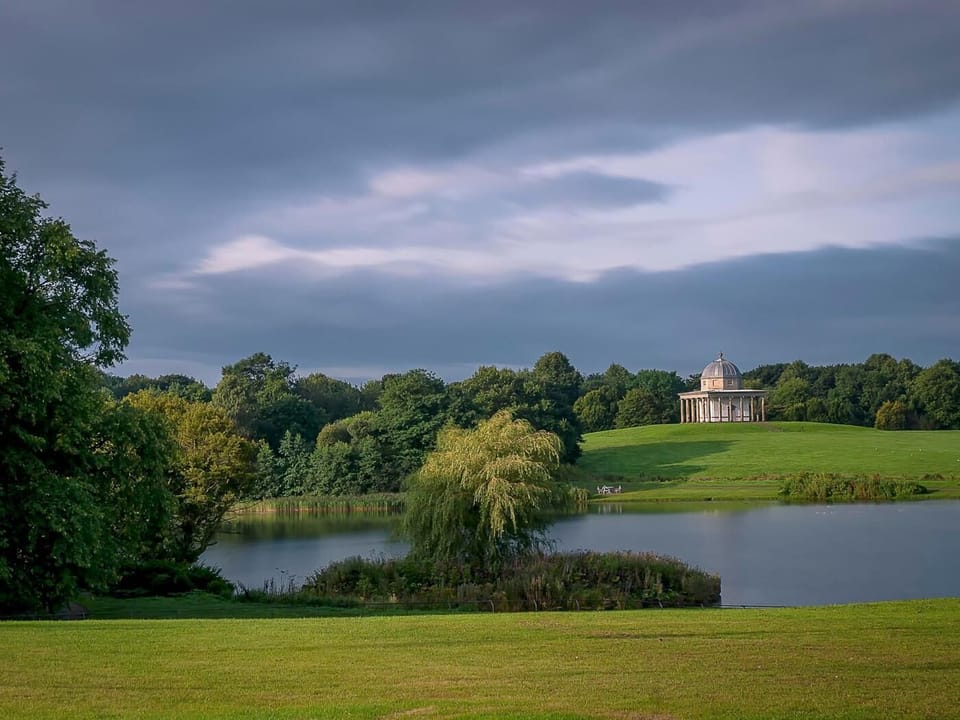 Hardwick Park, 5 minute drive