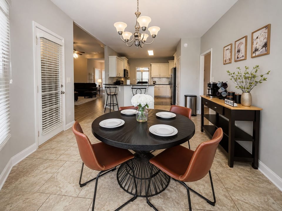 Kitchen Dining Space w/Keureg Coffee Bar (Seats 4)