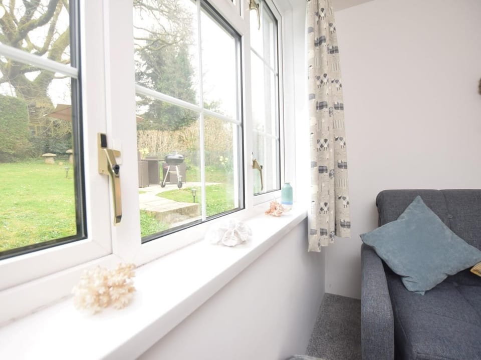 Lovingly furnished snug overlooking the garden