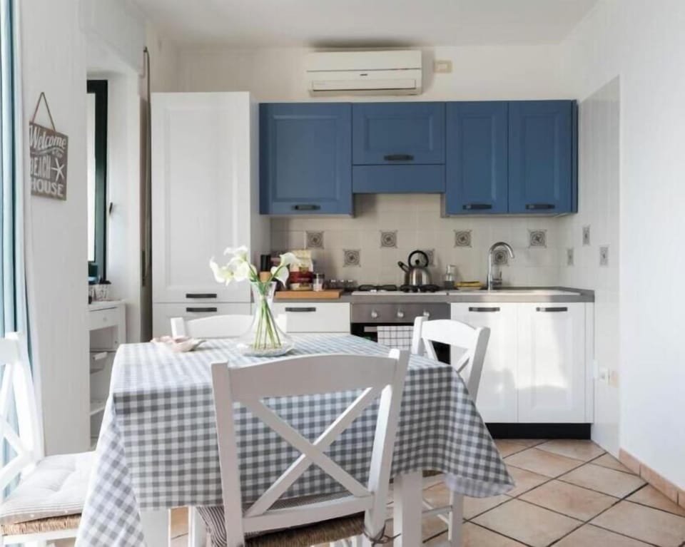 Apartment, Balcony, Sea View | Private kitchen