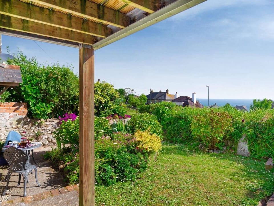 Beautiful sea views at the front