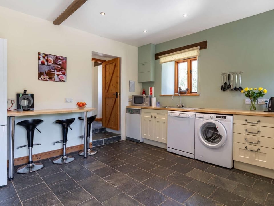 Breakfast bar for more casual dining
