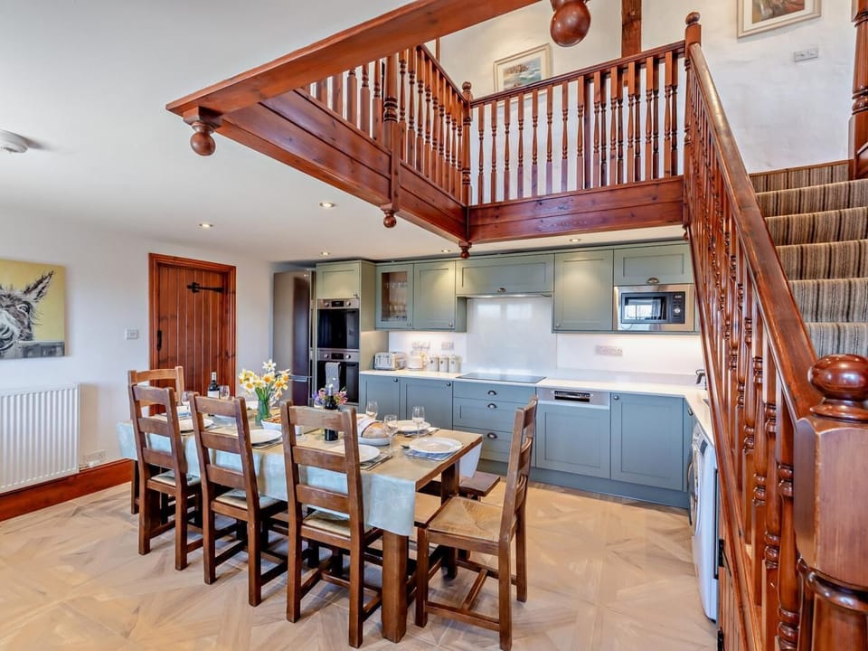 Step inside the beautiful and sleek newly refurbished kitchen