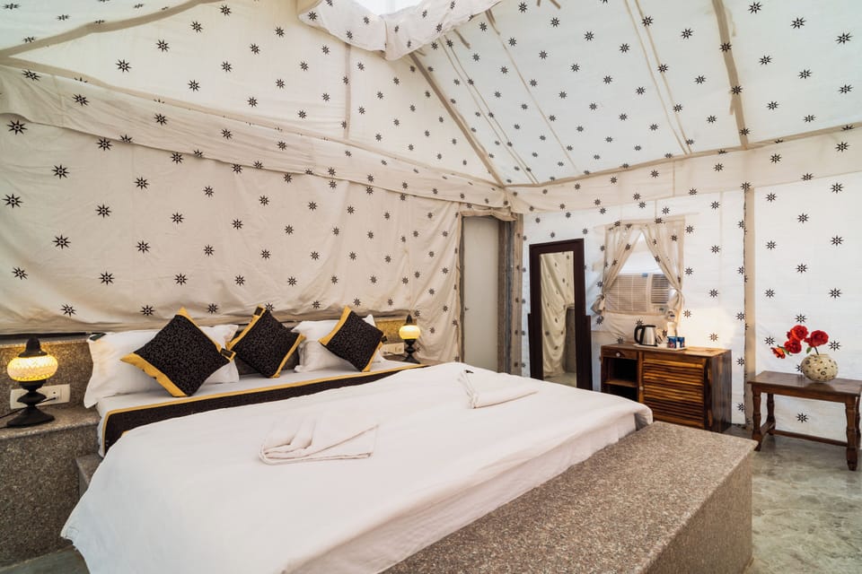 Luxury Double Room, Desert View | In-room safe, desk, laptop workspace, blackout drapes