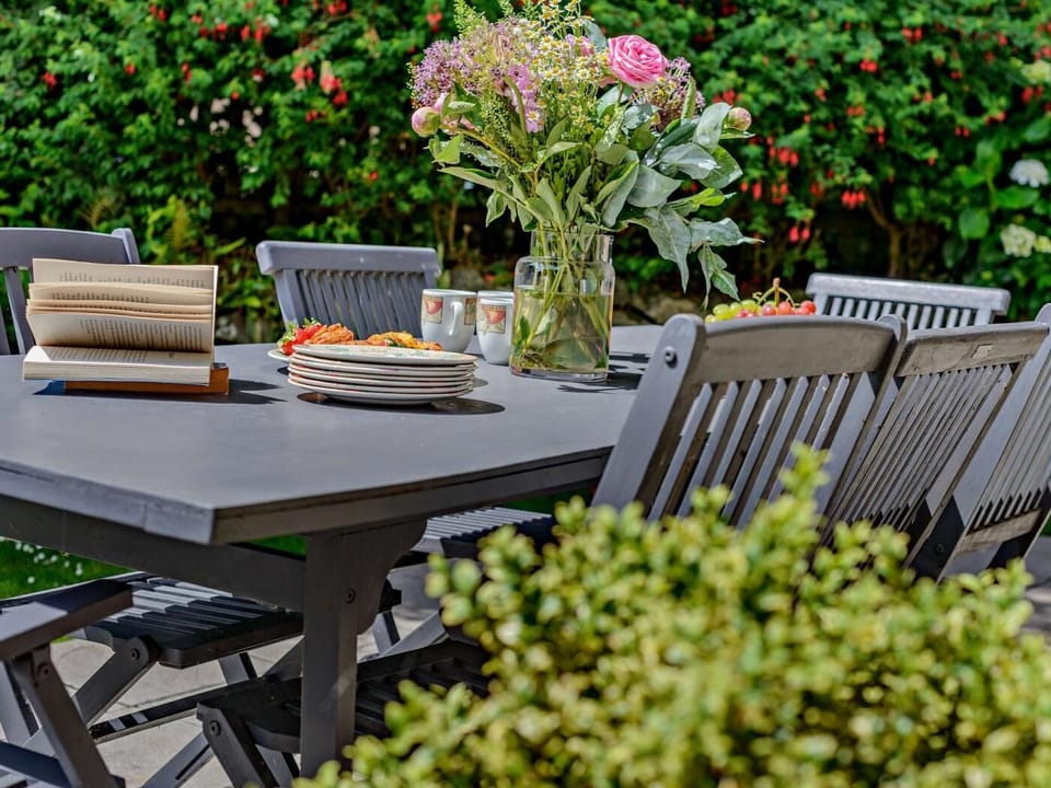 Good outdoor space for those warmer days