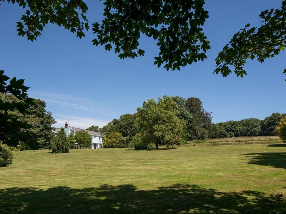 Set in 5 acres