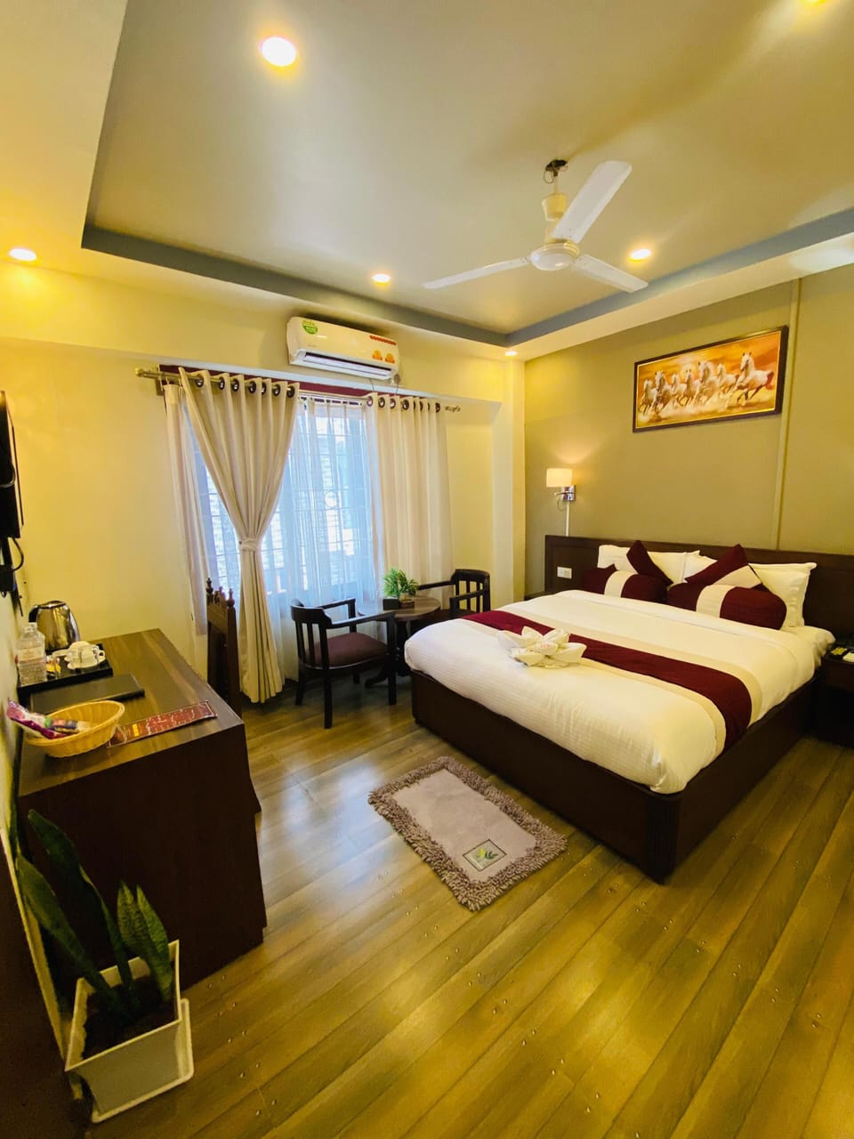 Deluxe Double Room, City View | Desk, laptop workspace, iron/ironing board (on request), WiFi (free)