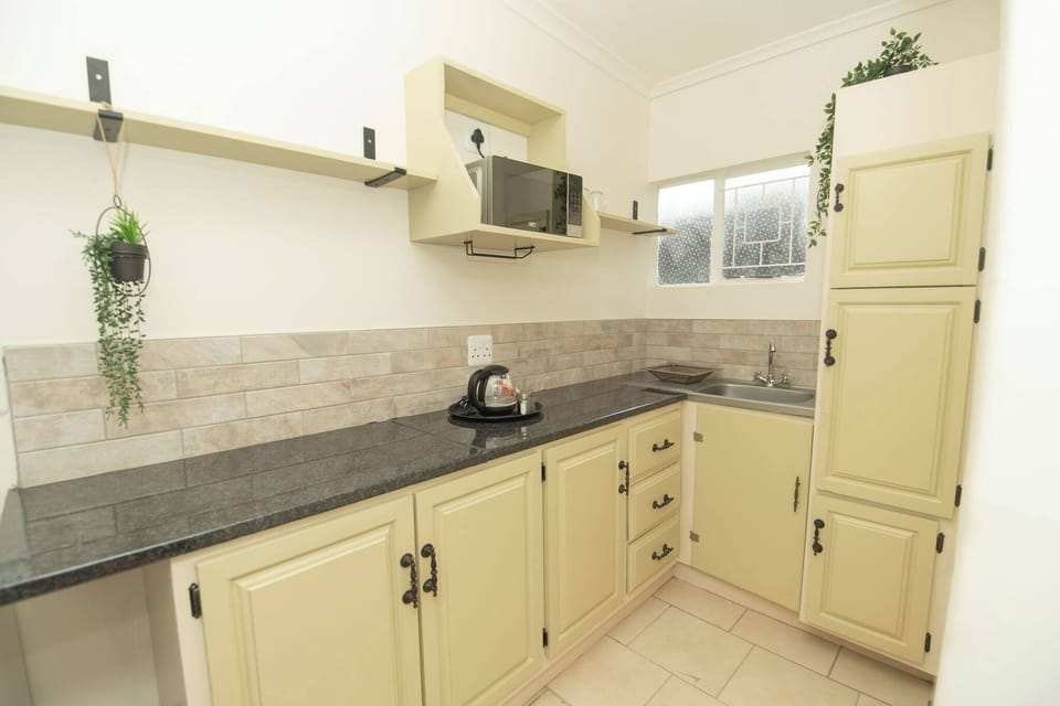 House, 2 Bedrooms, Accessible, Patio | Private kitchen