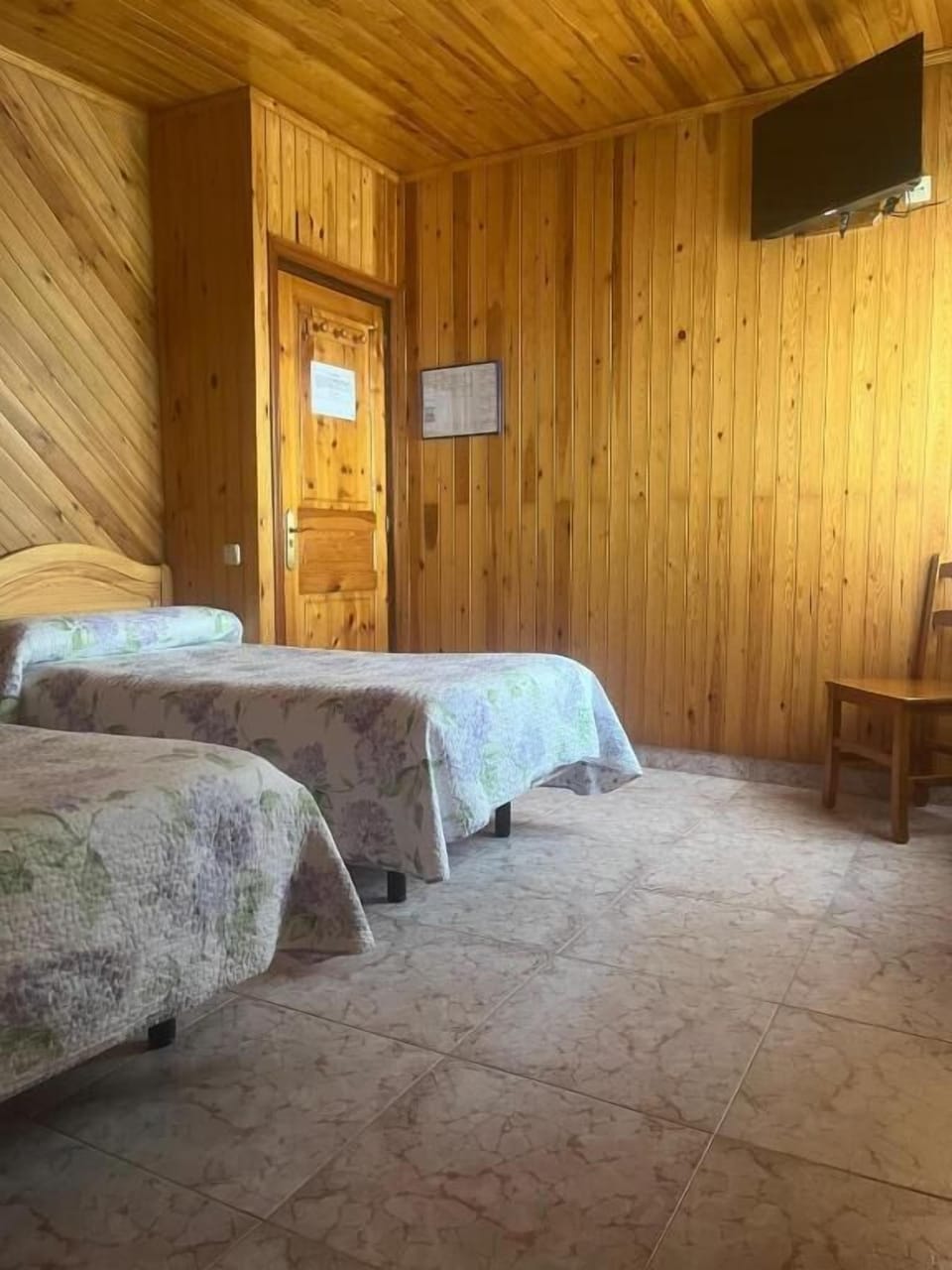 Basic Twin Room | WiFi (free)