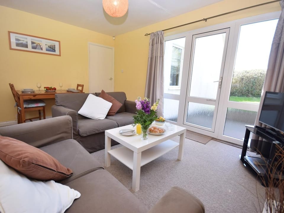 Lounge dining area with access to the garden