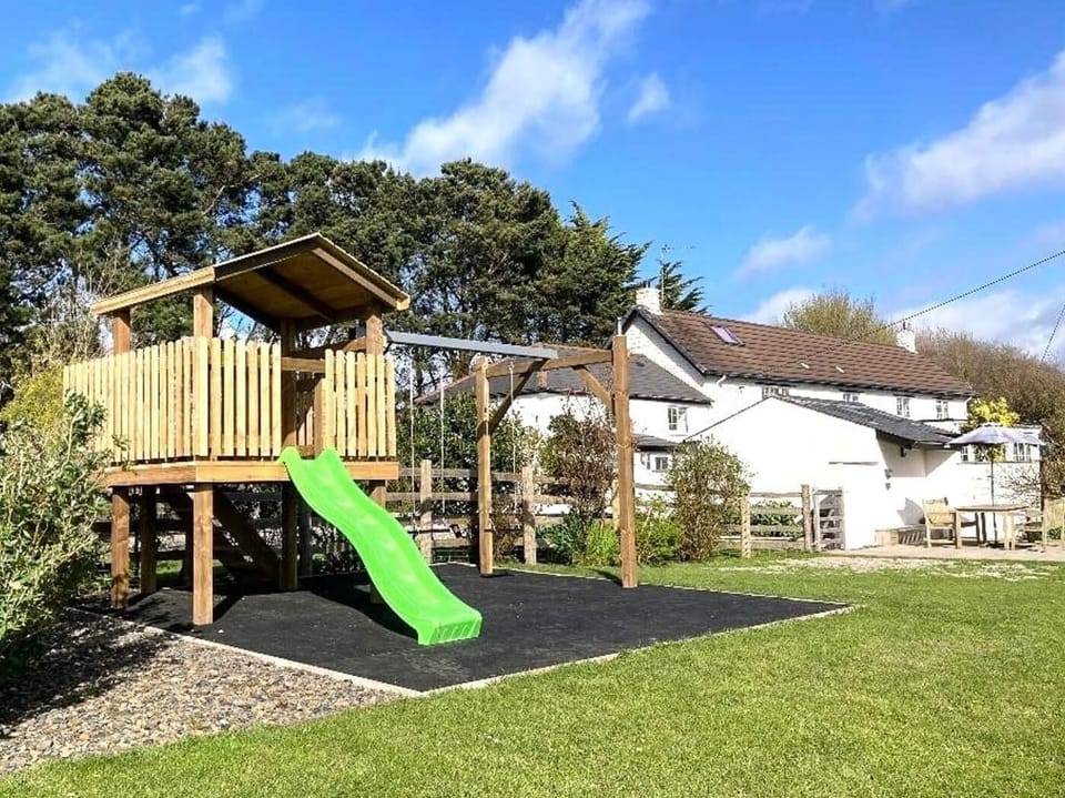 Children will love the freedom and space of the large play area 
