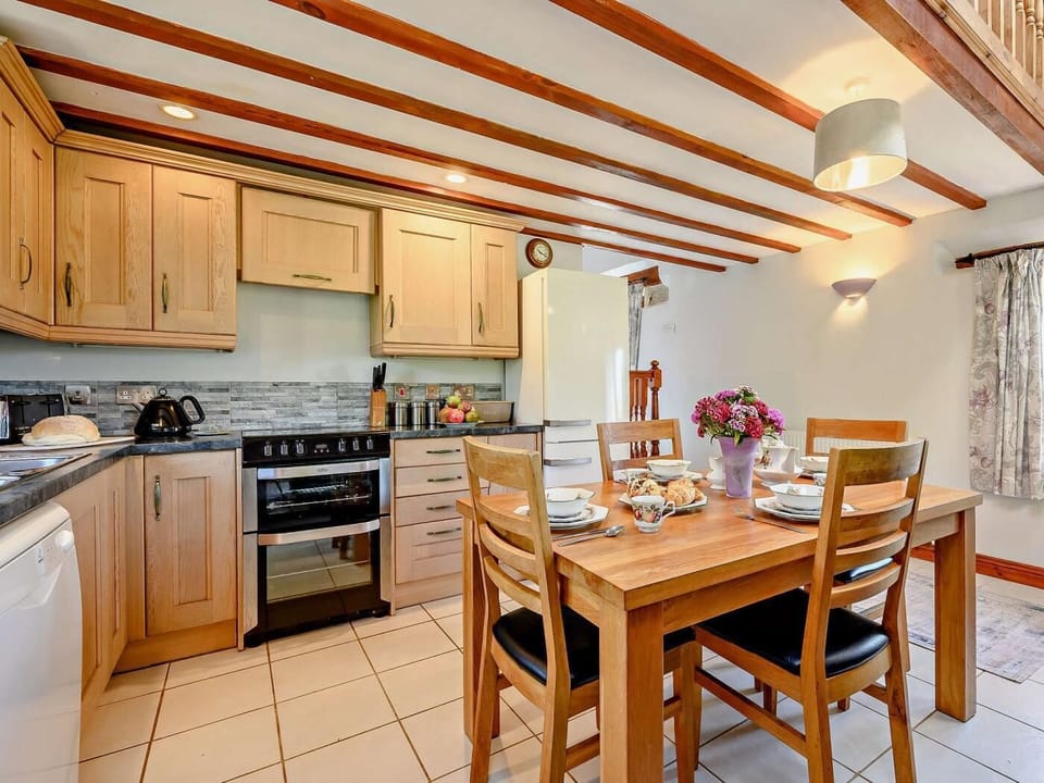 Well equipped kitchen