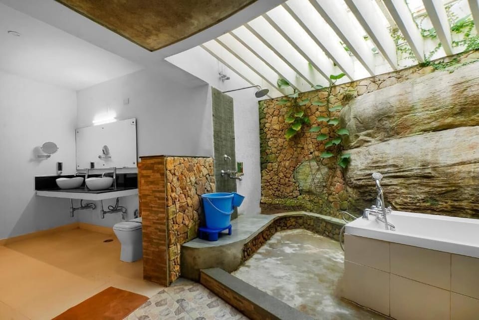 Grand Room, Balcony, Garden View | Spa | 1 treatment room, massages