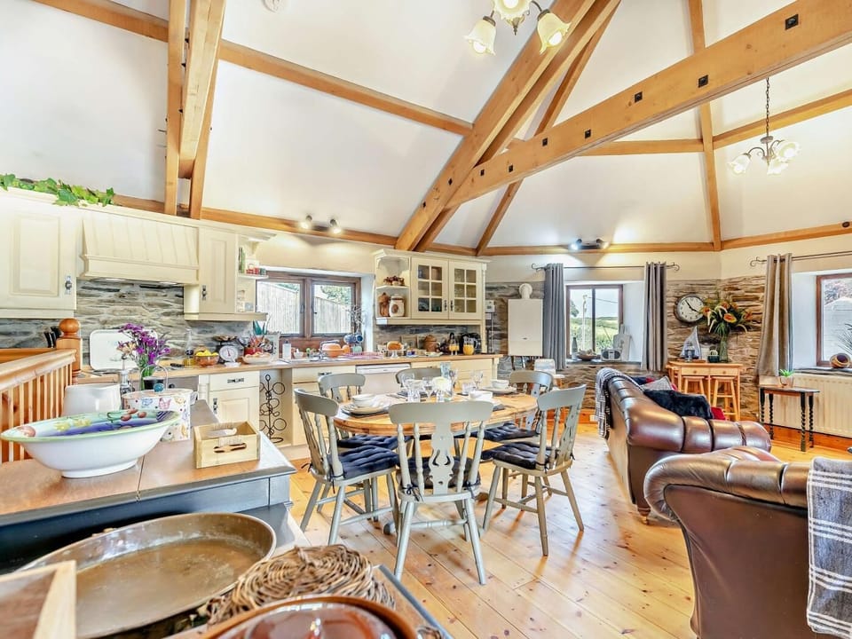 Fully equipped kitchen