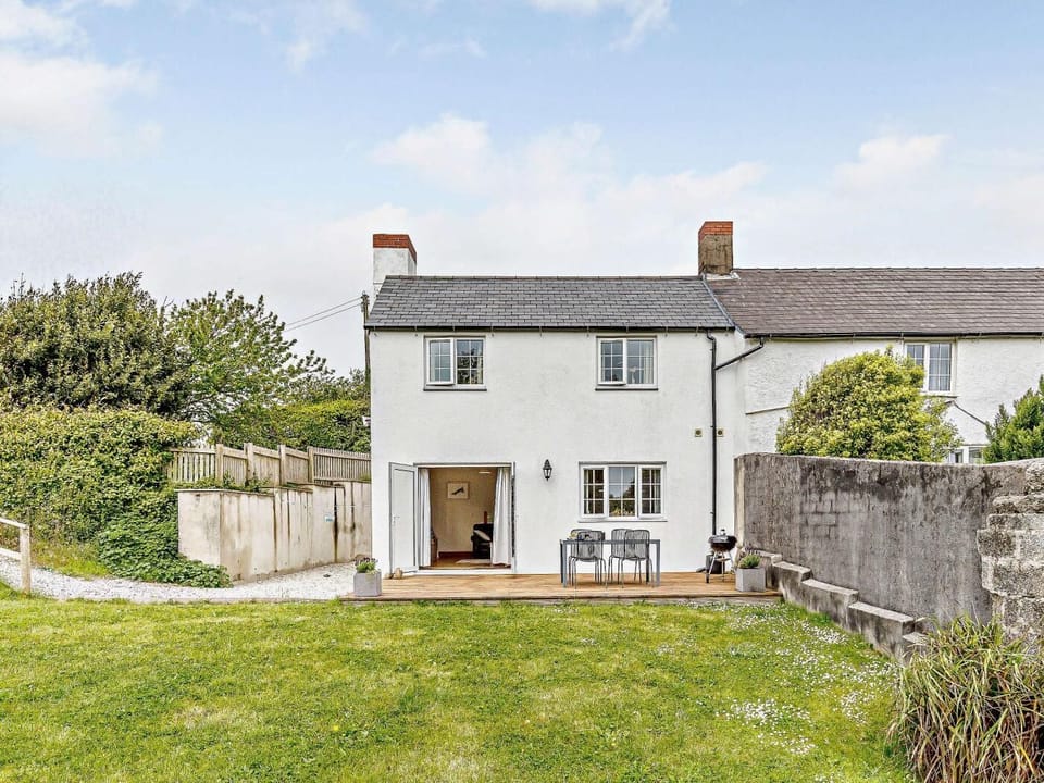 Secluded cottage with far reaching countryside views
